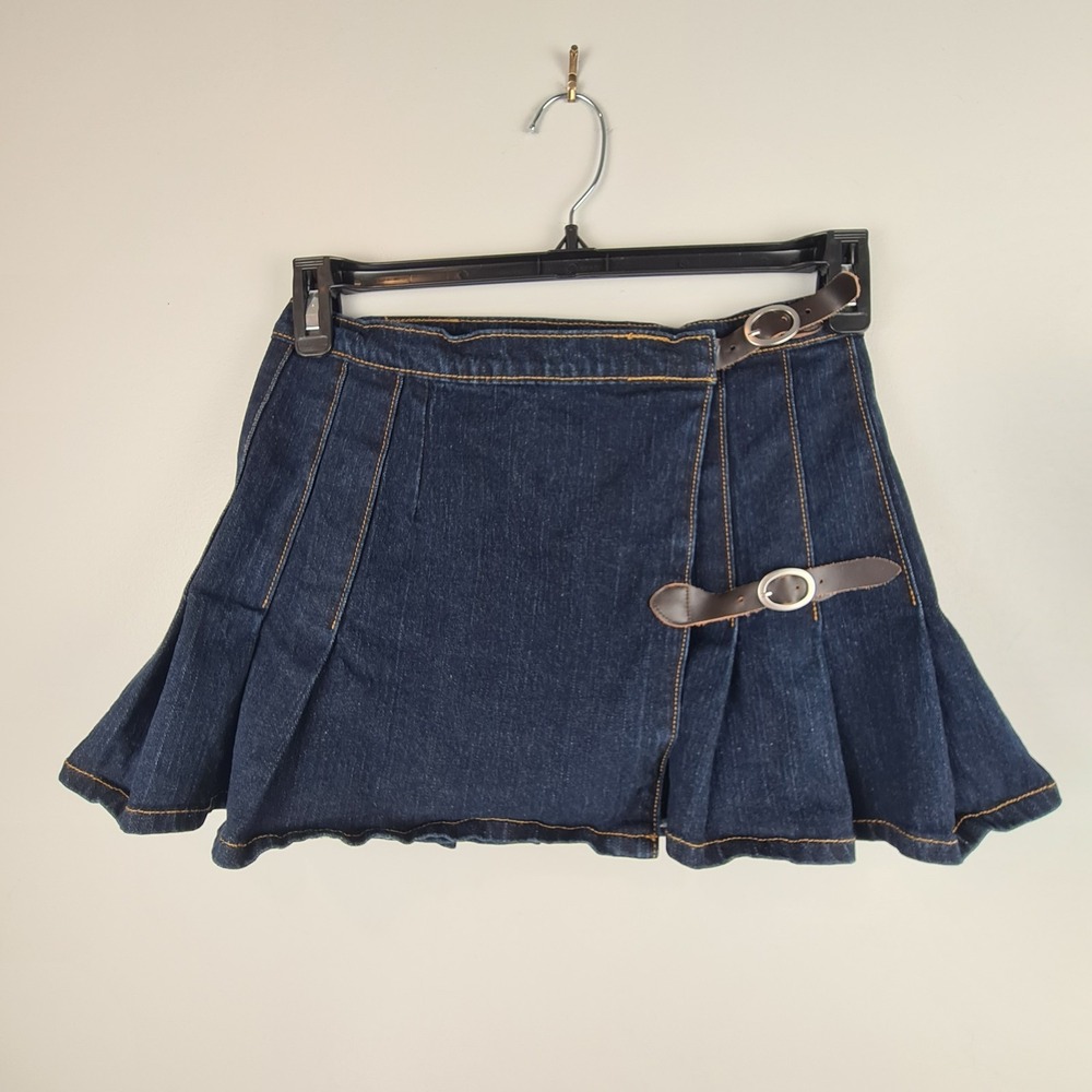 J Galt Y2K Mini Denim Skirt Pleated Small Goth Punk Leather Clasp Detail School